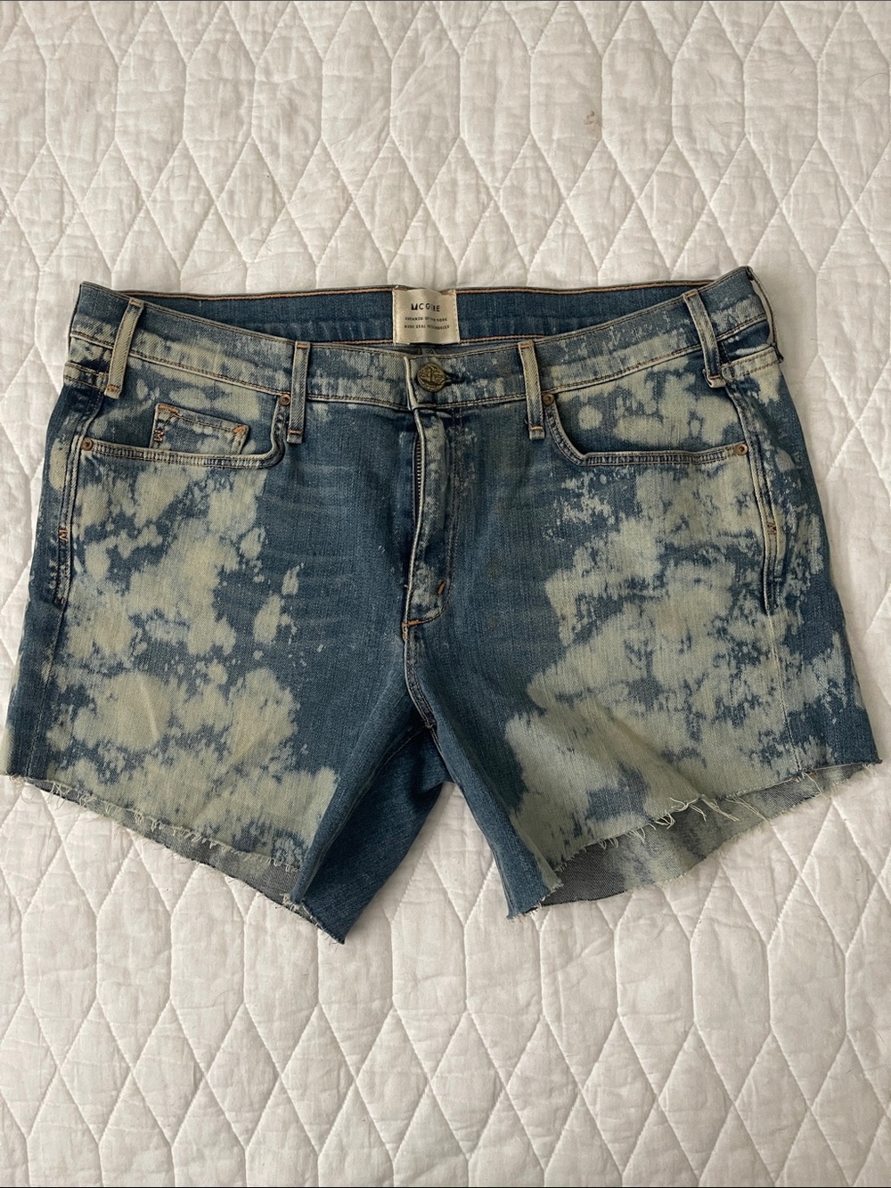 LC Waikiki Bleach-Effect Distressed Denim Cutoff Shorts in Blue